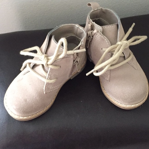 Baby GAP shoes - Picture 1 of 2